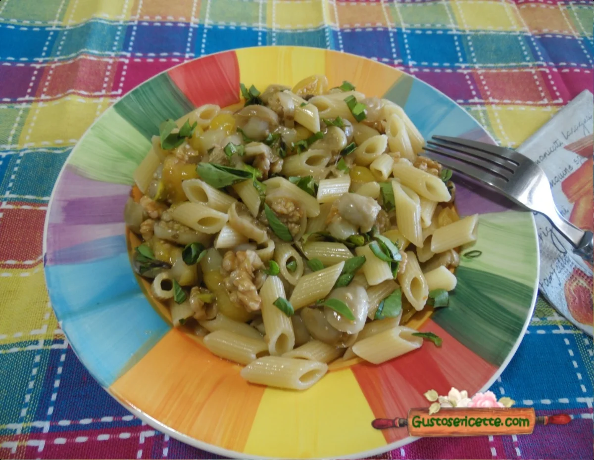 Pasta melanzane pecorino e noci